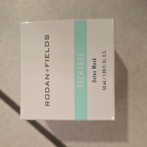 Rodan + Fields Recharge Detox Mask - White and Aqua
